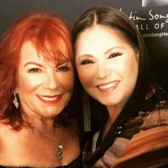 Artist: Ana Gabriel ft Vicky Carr