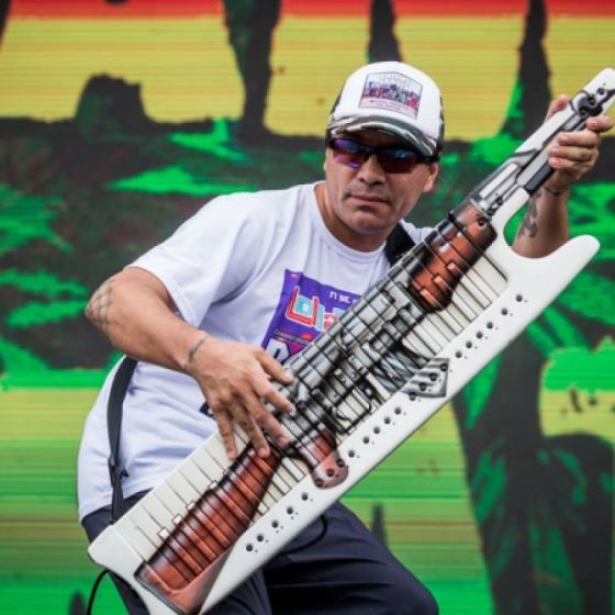 Artist: Damas Gratis